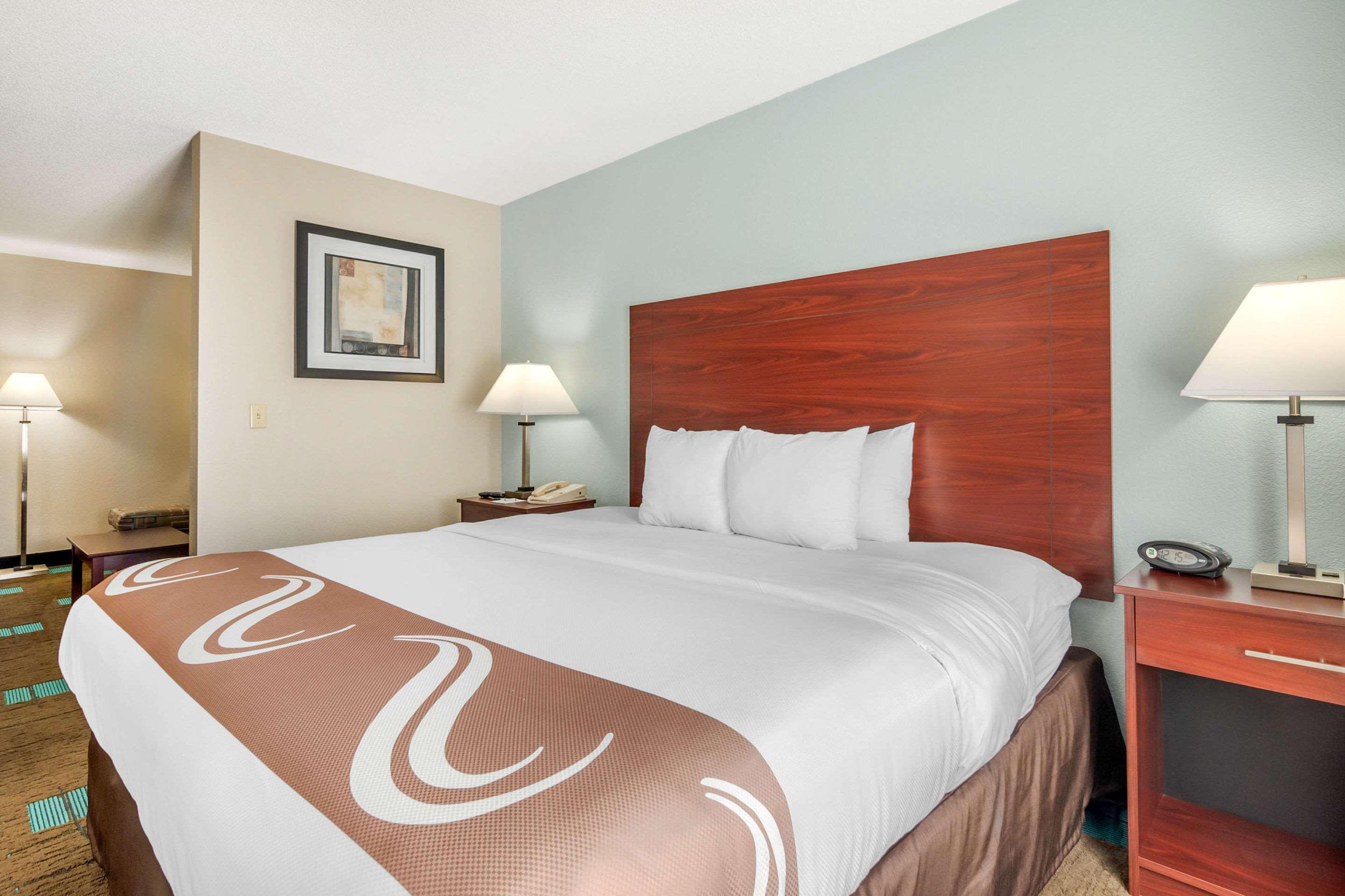 Quality Suites Kansas City International Airport Εξωτερικό φωτογραφία