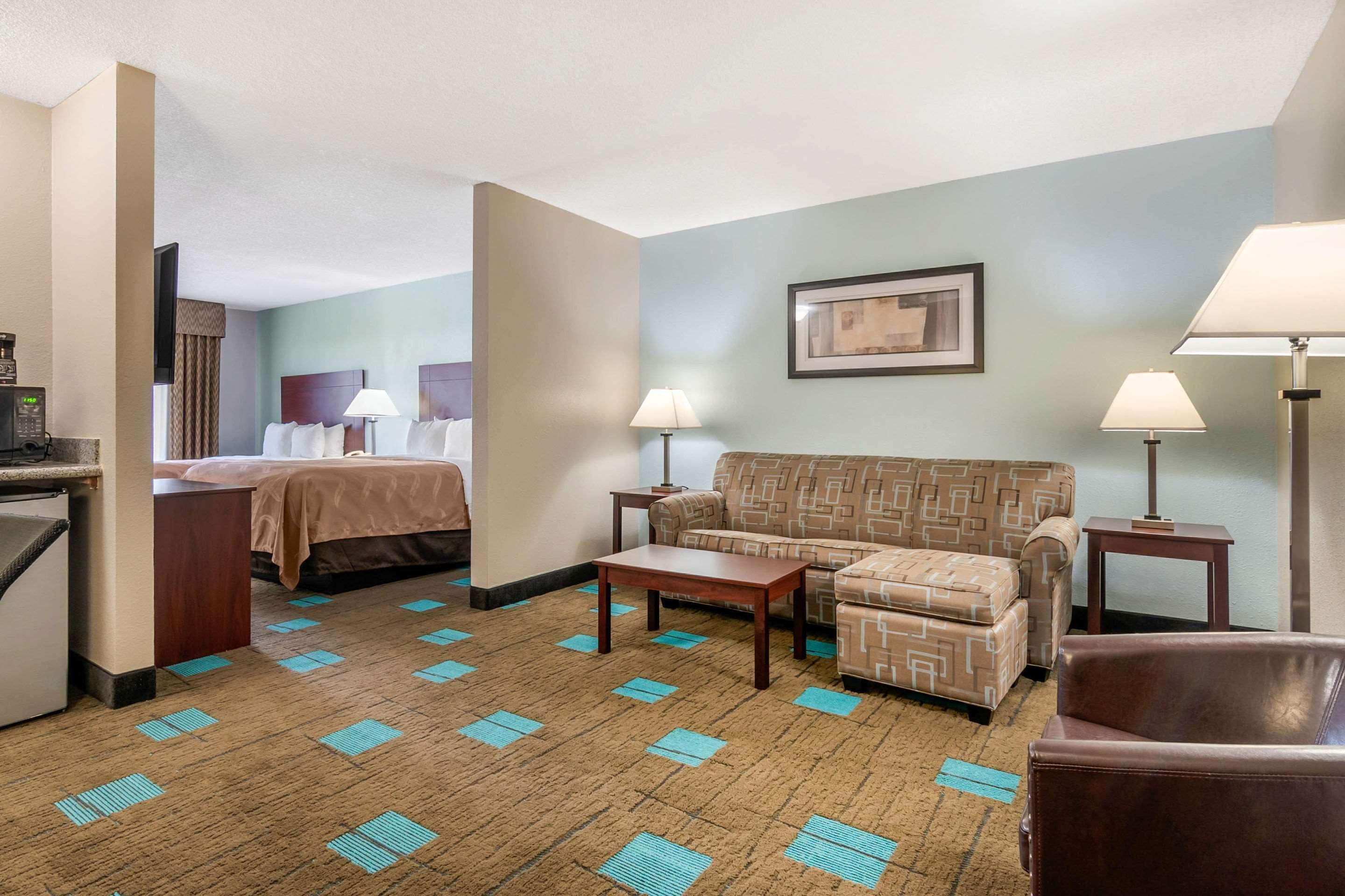 Quality Suites Kansas City International Airport Εξωτερικό φωτογραφία