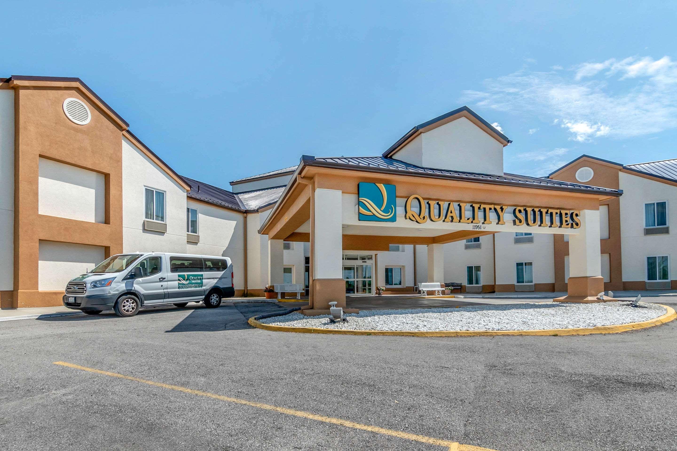 Quality Suites Kansas City International Airport Εξωτερικό φωτογραφία