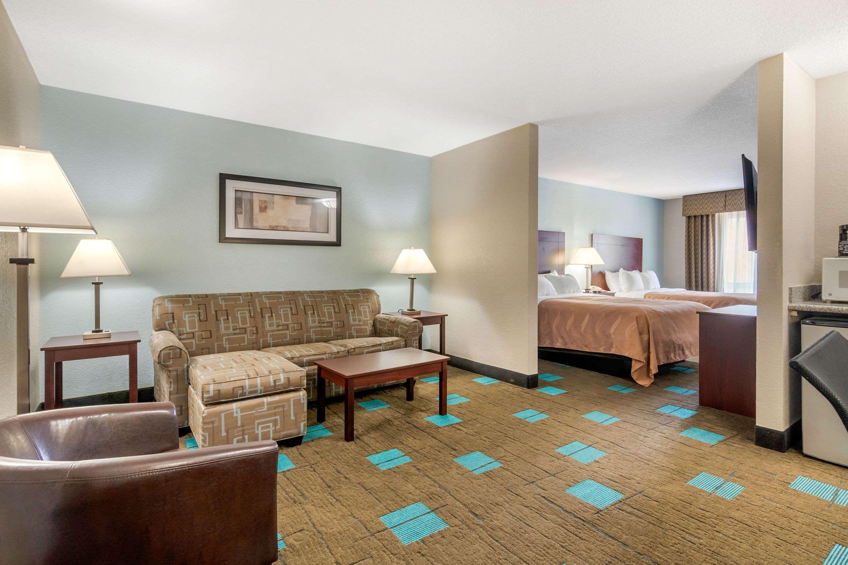 Quality Suites Kansas City International Airport Εξωτερικό φωτογραφία