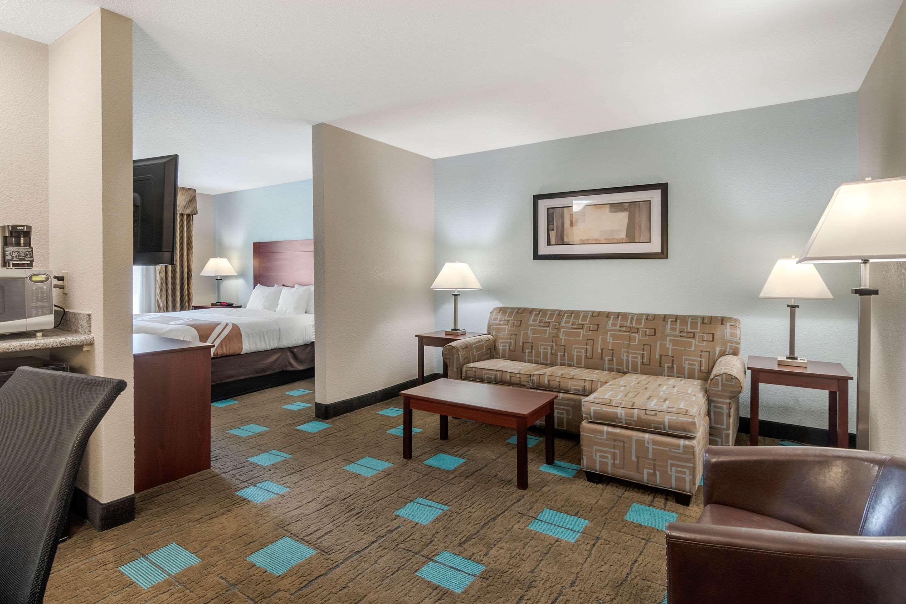 Quality Suites Kansas City International Airport Εξωτερικό φωτογραφία