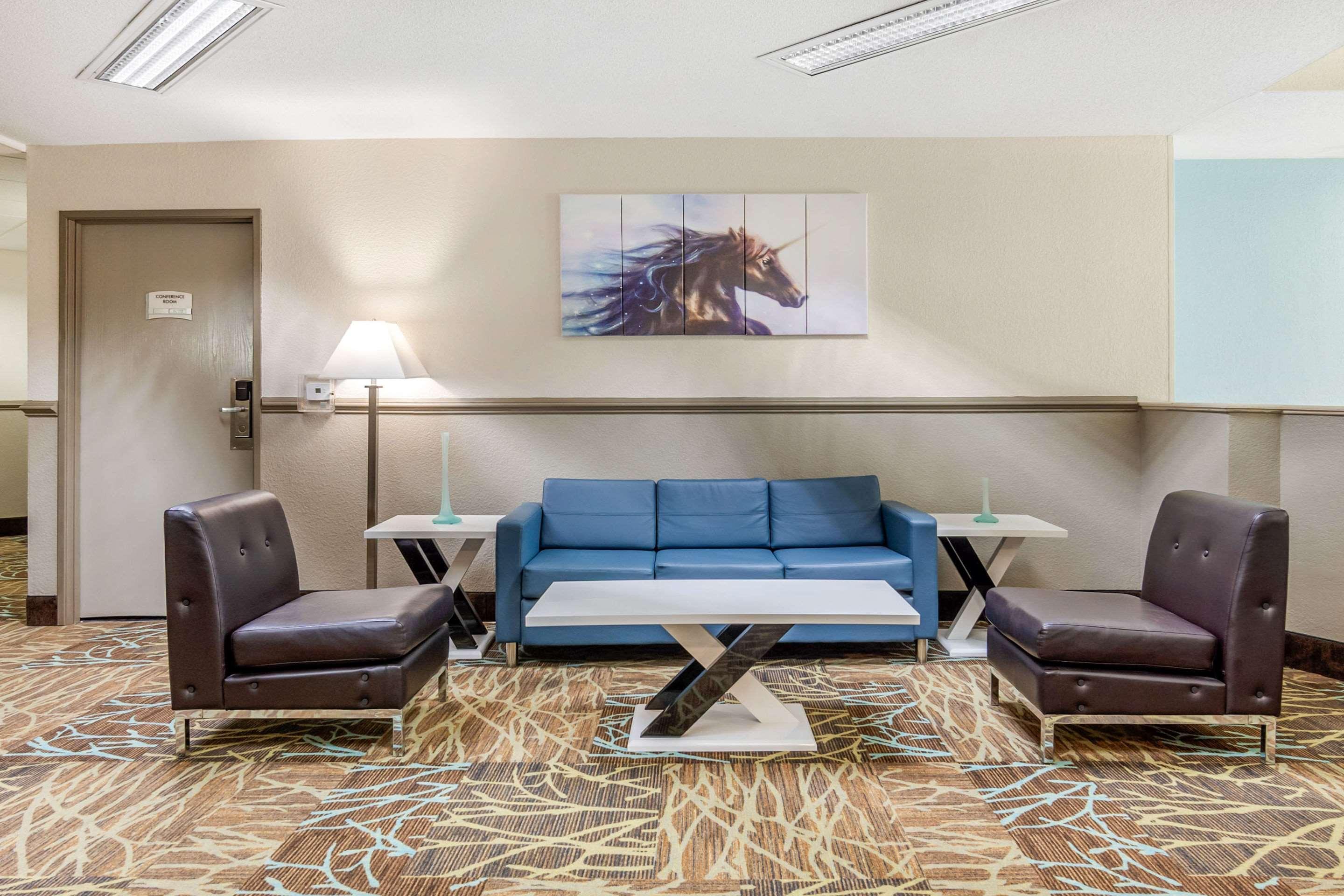 Quality Suites Kansas City International Airport Εξωτερικό φωτογραφία